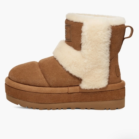 UGG Classic Chillapeak Genuine Shearling Trimmed Boot - Picture 4 of 5